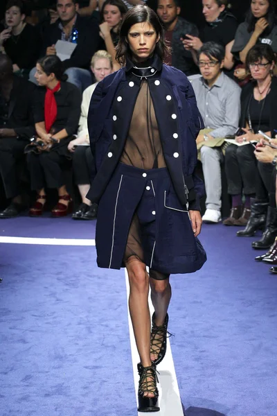 Look 60